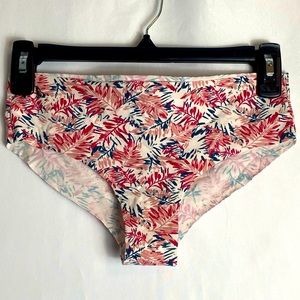 NWOT Roxy No Show Hipster Underware Size S